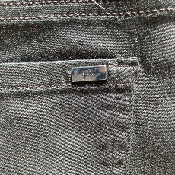 Like new - Black Women’s Sz 16 Chino Pants - Picture 6 of 9